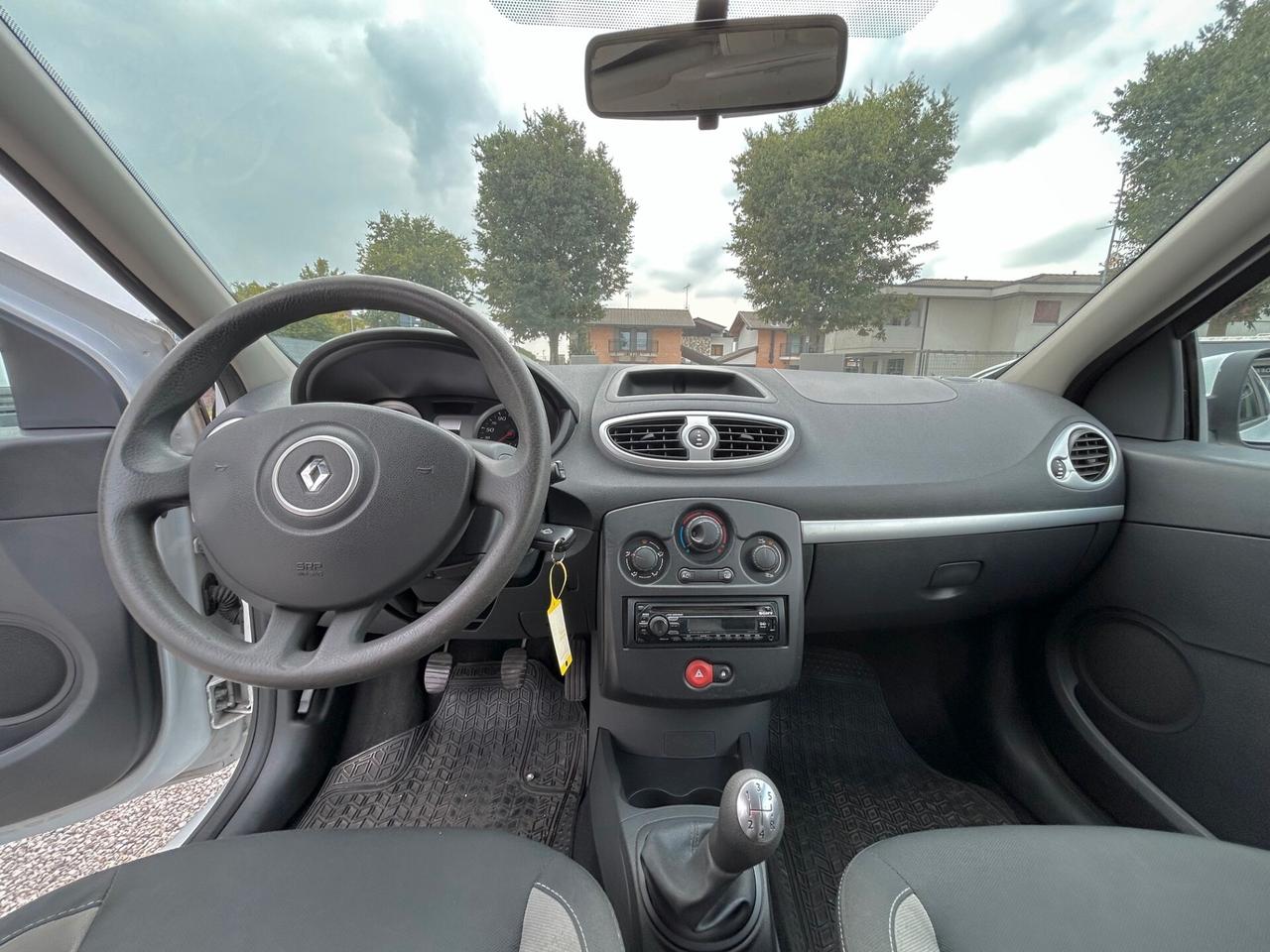 Renault Clio 1.2 16V - UNIPROPRIETARIO-NEOPATENTATI