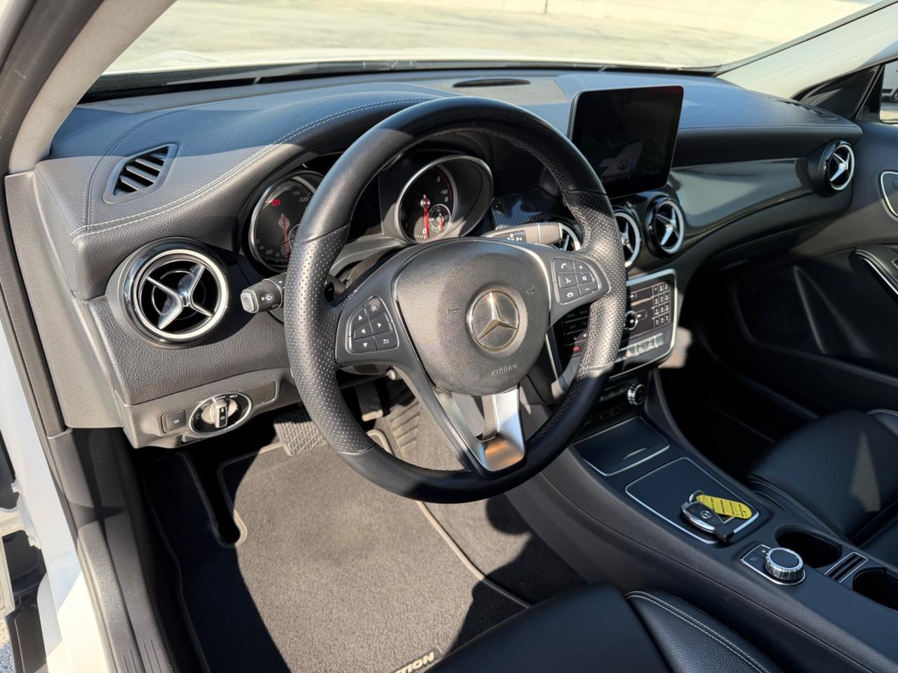 Mercedes-benz GLA 200 d Automatic Premium Night Edition