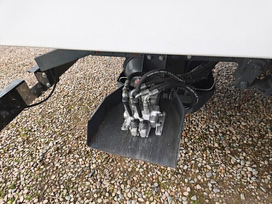 CARROATTREZZI IVECO DAILY METANO PATENTE B COME NUOVO