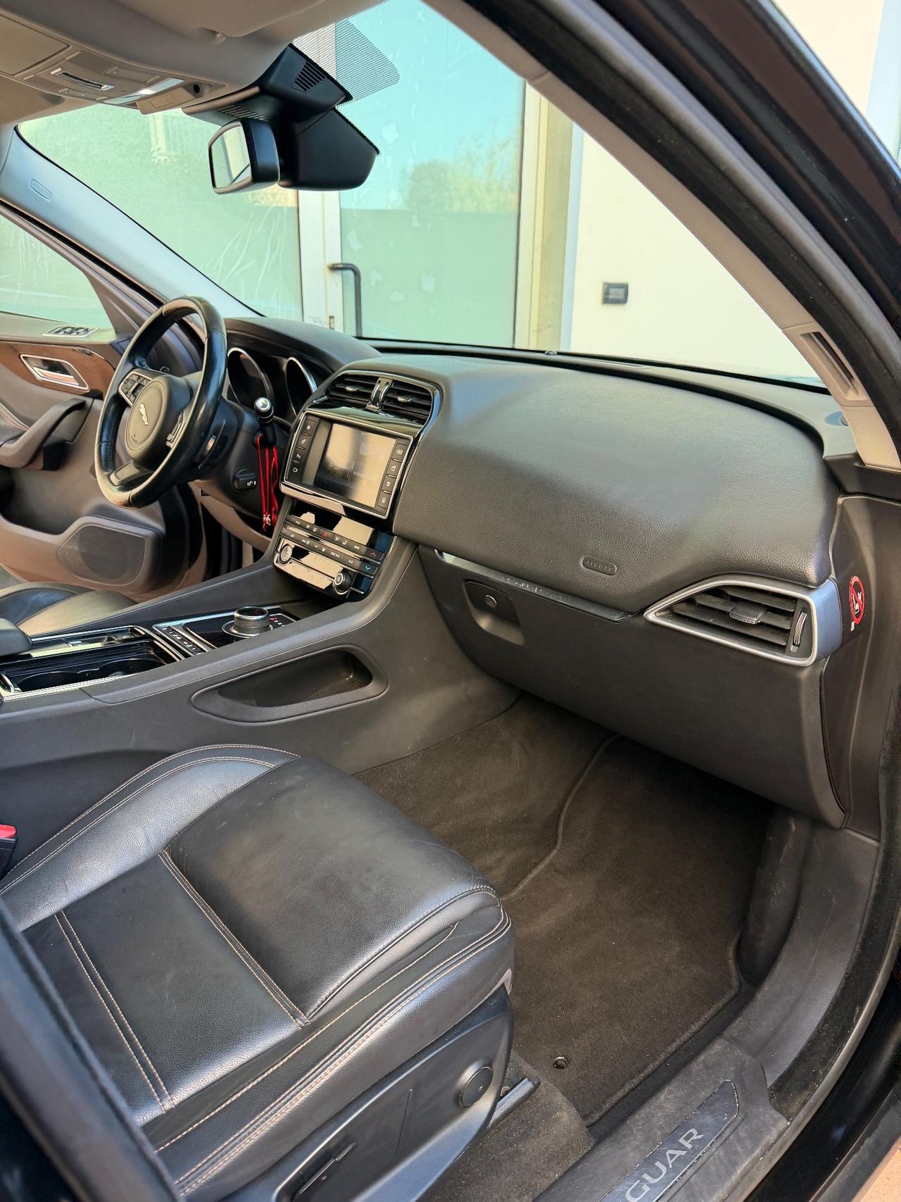 Jaguar F-Pace 2.0 D 180 CV AWD Prestige