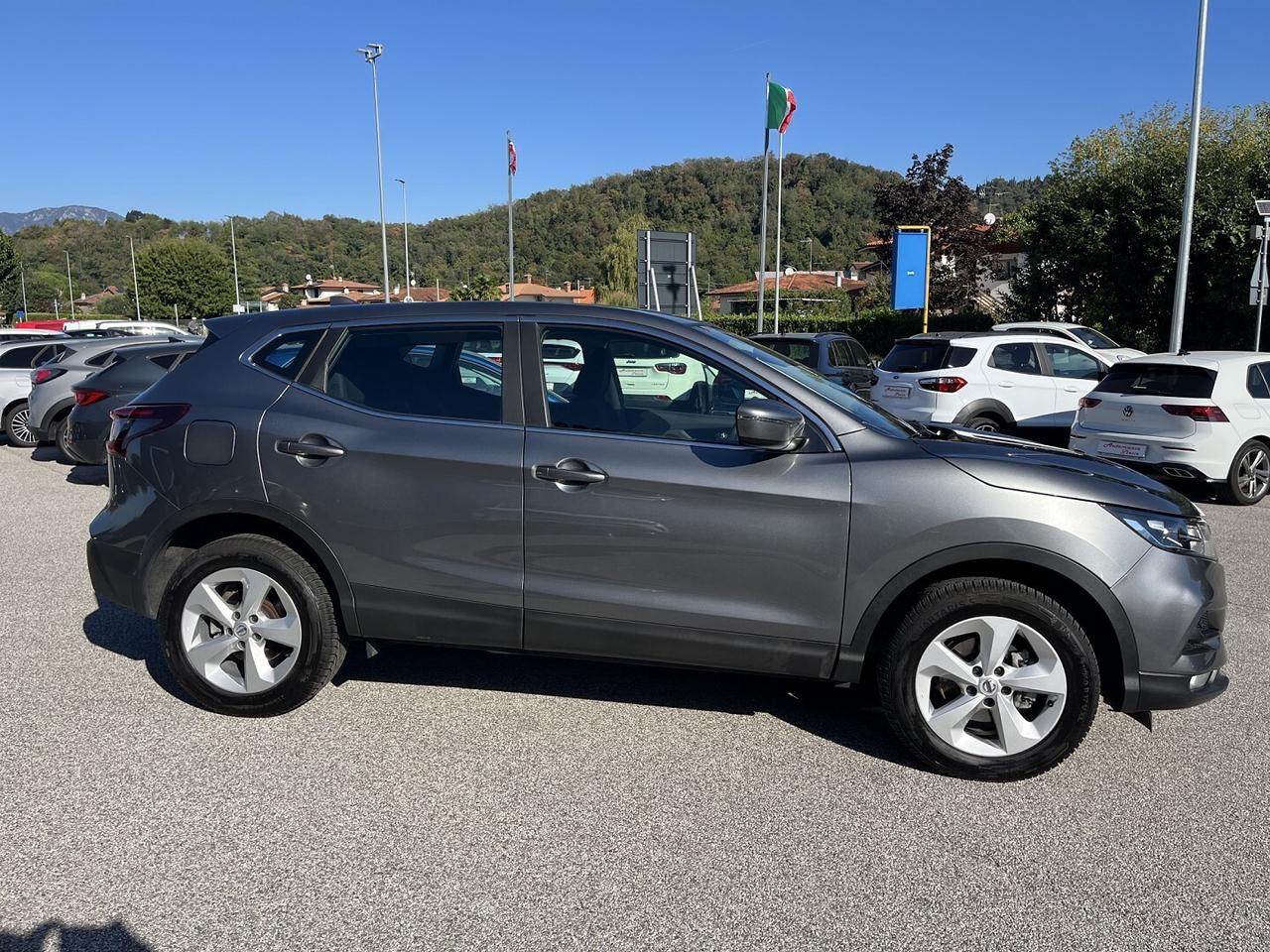 NISSAN QASHQAI 1300 DiG-T 140 cv Bussiness