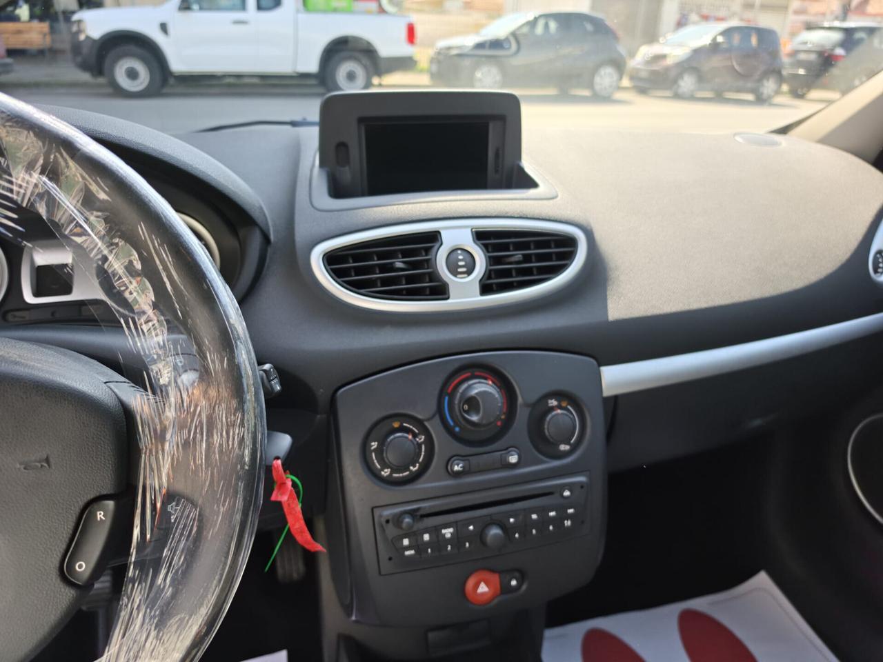 Renault Clio 1.2 16V 5 porte Live! - Anno 2011