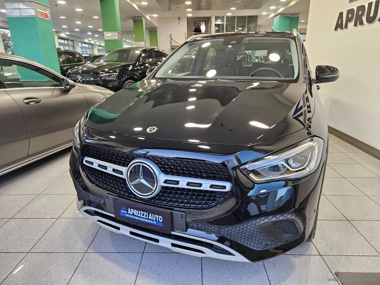 MERCEDES-BENZ GLA 180 d Automatic Business Extra