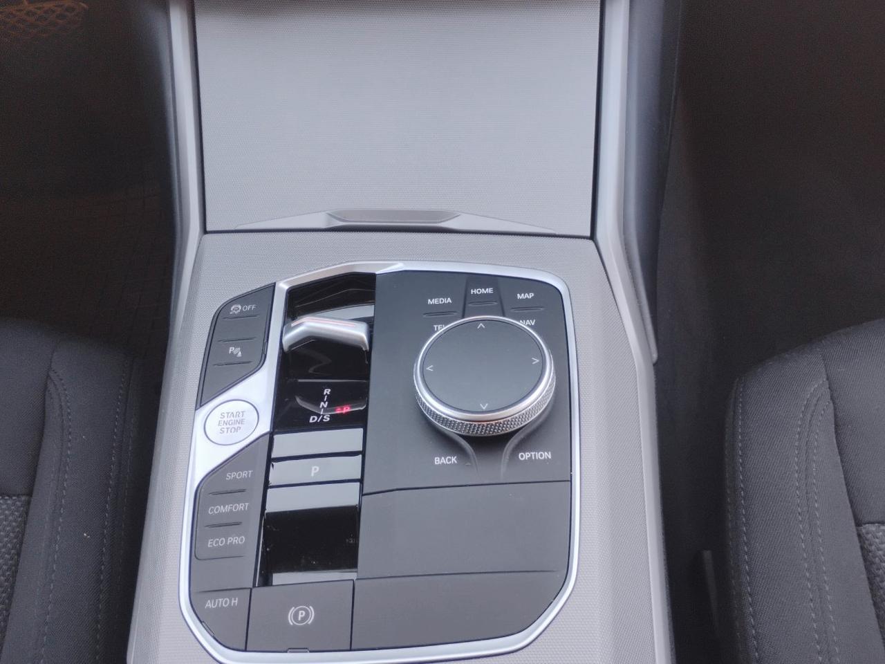 BMW 318 d Touring mhev 48V auto
