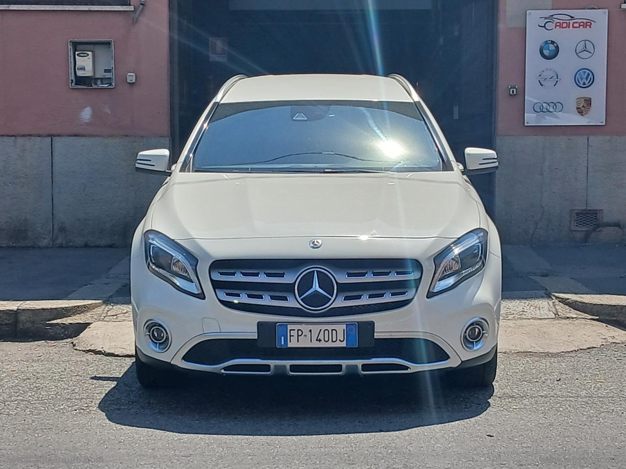 MERCEDES-BENZ GLA 200 d Automatic 4Matic Sport