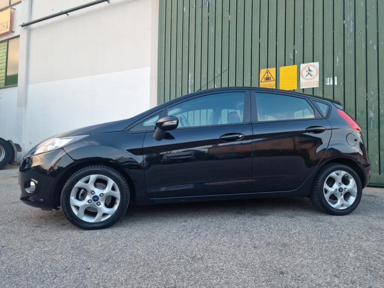 Ford Fiesta 1.4 5 porte Bz.- GPL