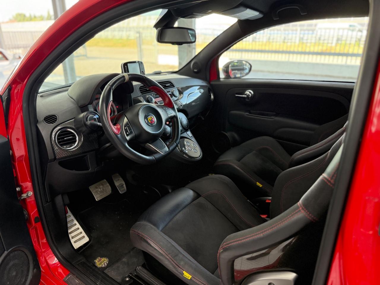 Abarth 695 ABARTH 695 TRIBUTO FERRARI 1.4 TURBO T-JET SERIE NUMERATA