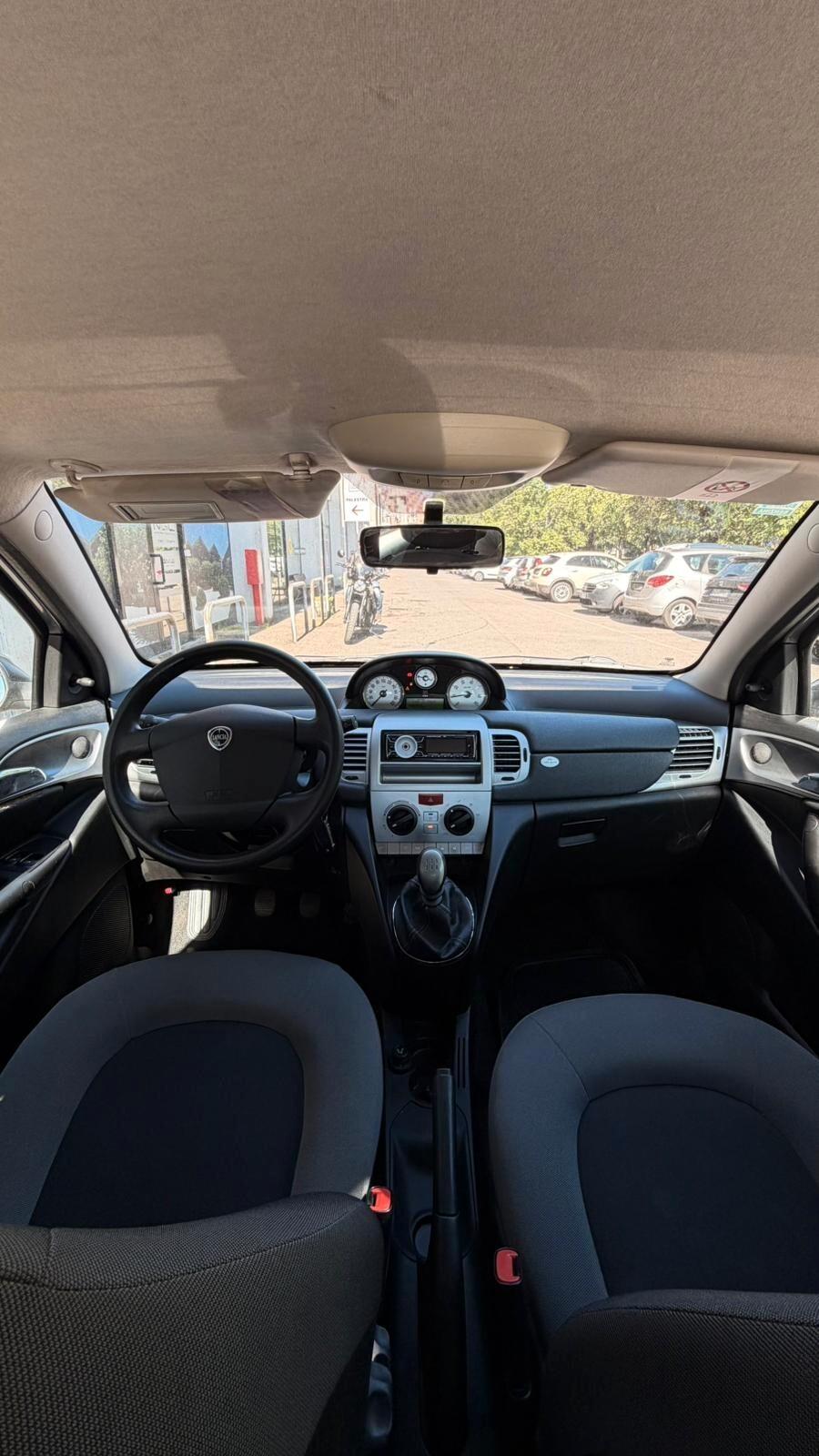 Lancia Ypsilon 1.4 Platino