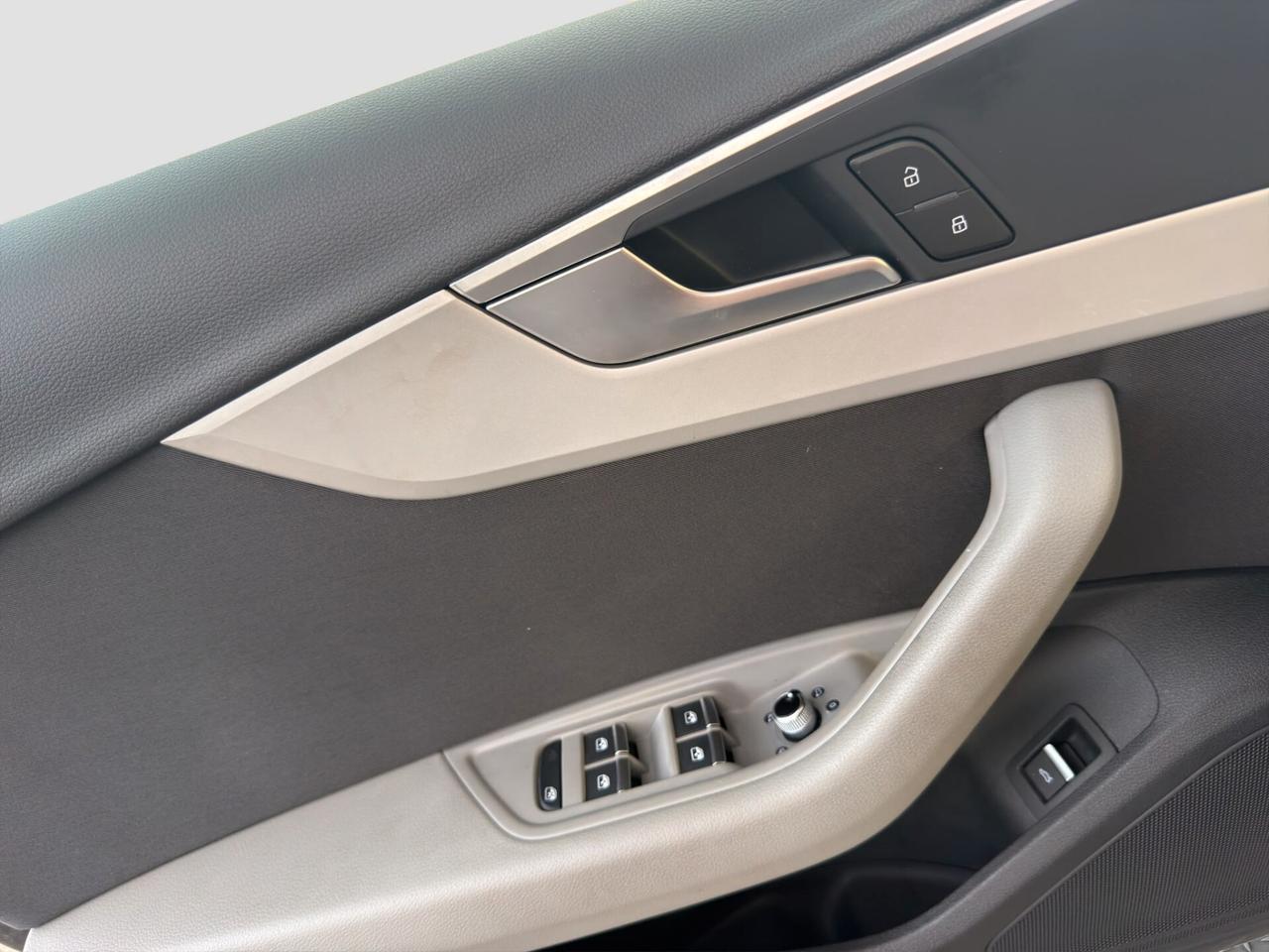 Audi A4 Avant 40 TDI quattro S tronic Business TETTO 2024