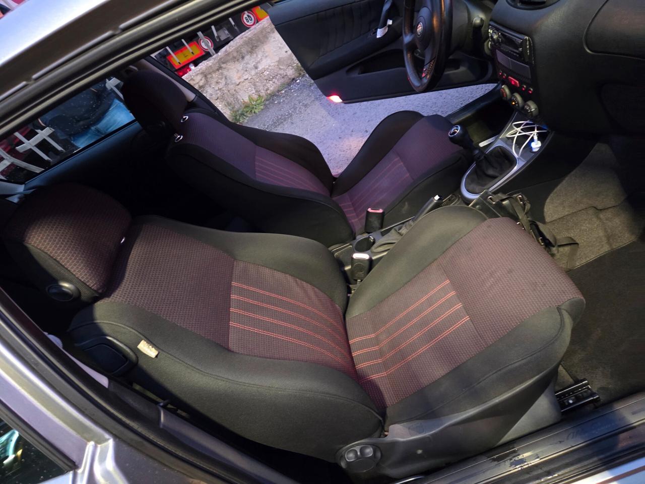 Alfa Romeo 147 1.9 JTD (120) 3 porte Black Line 2008