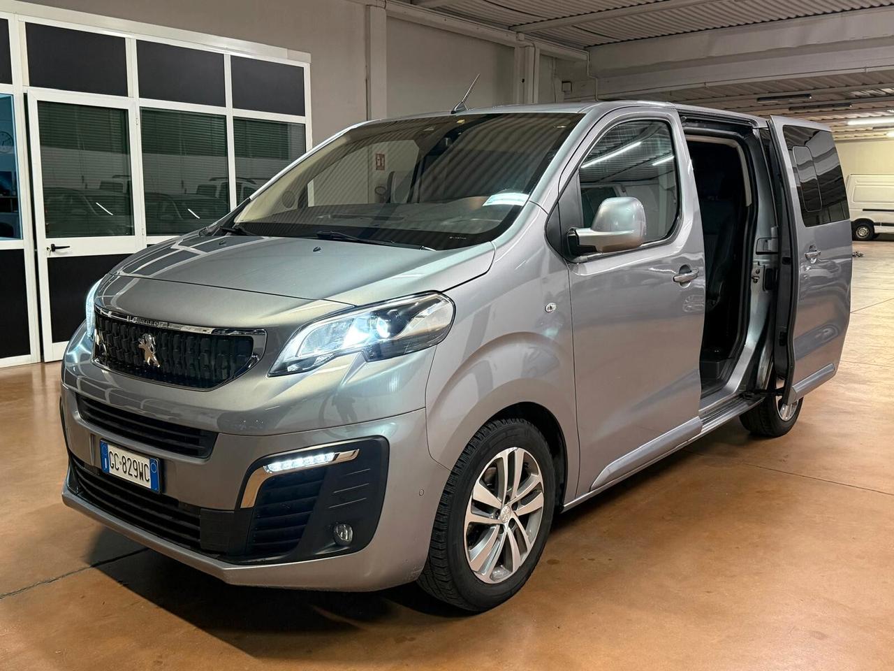 Peugeot Traveller BlueHDi 120 S&S Compact Active 8 POSTI