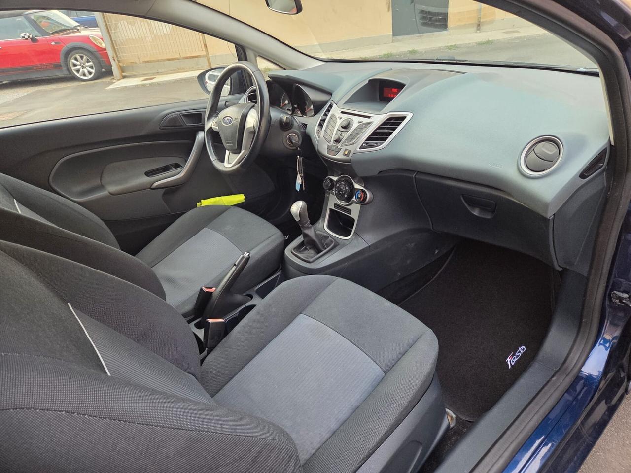 Ford Fiesta 1.4 TDCi 70CV 3 porte Titanium perfetta possibilita 12 mesi garanzia neopatentati ok