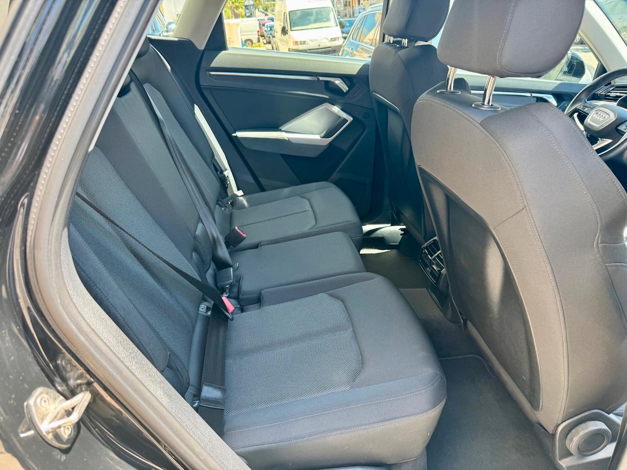 Audi Q3 35 TDI S tronic Business Advanced