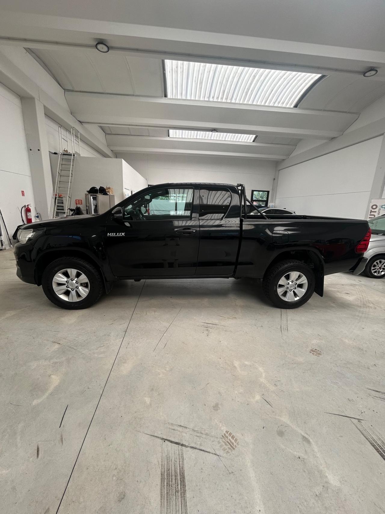 Toyota Hilux 2.4 D-4D 4WD 2 porte Extra Cab Comfort