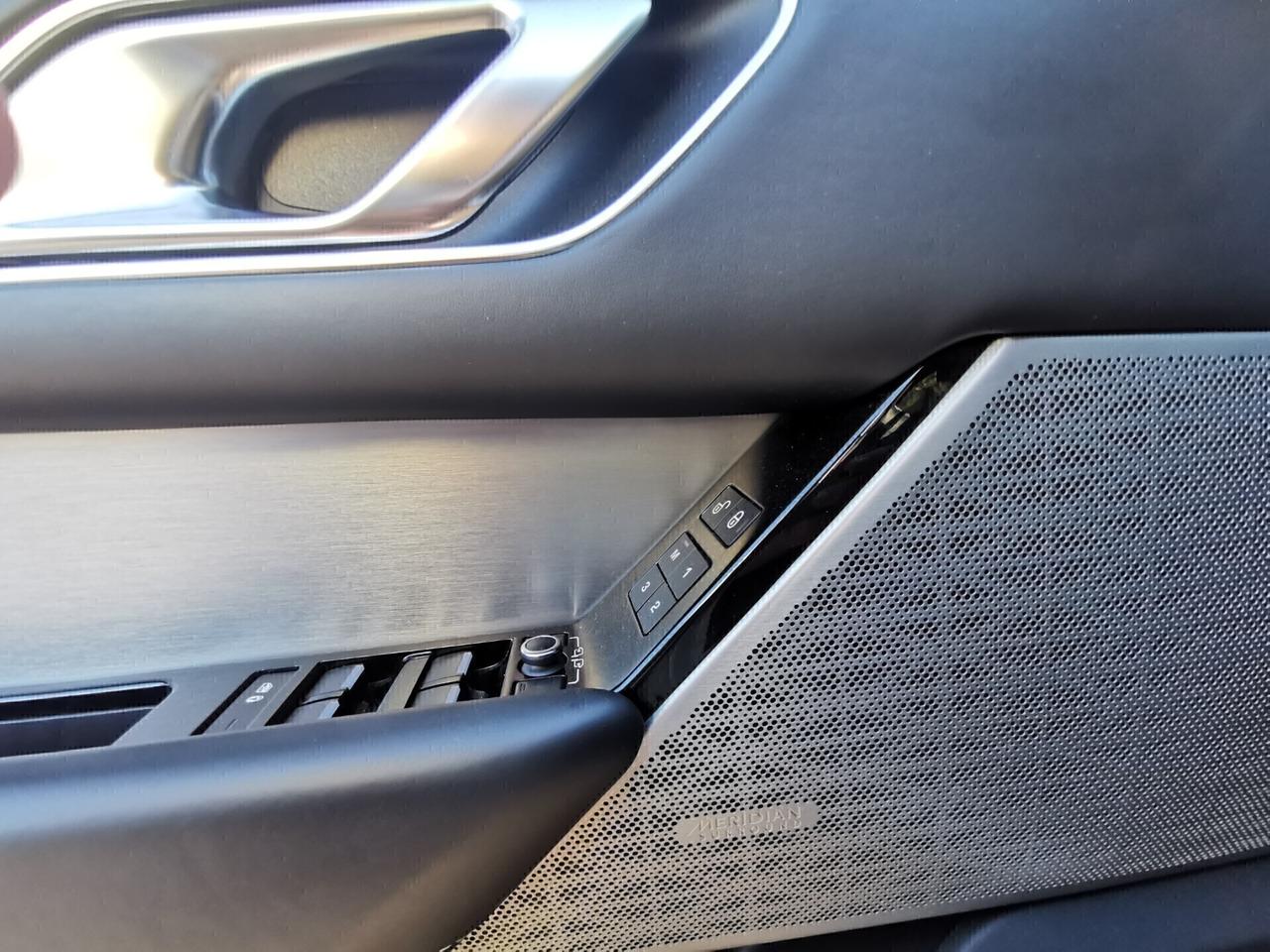 LAND ROVER RANGE ROVER VELAR 3.0 D R-DYNAMIC HSE