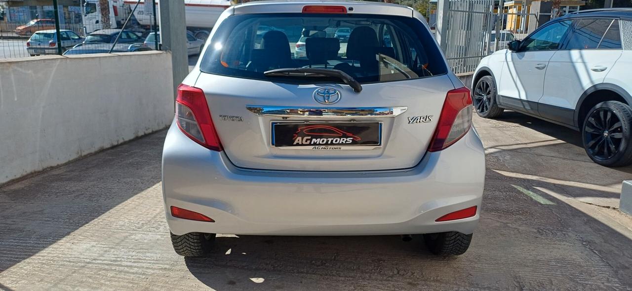 Toyota Yaris 1.4 D-4D 5 porte Lounge