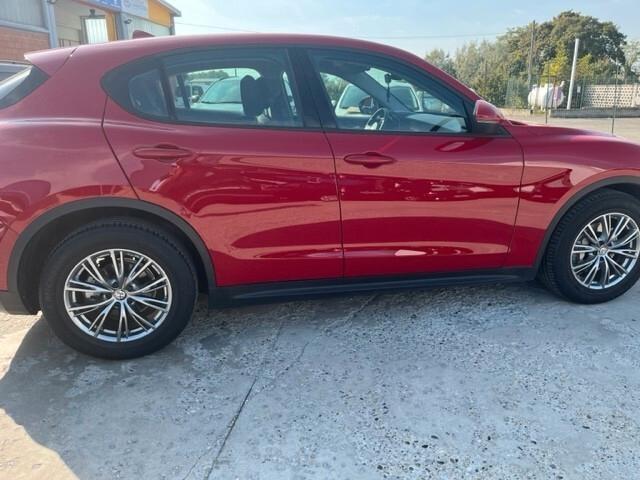 Alfa Romeo Stelvio 2.2 Turbodiesel 180 CV AT8 RWD Business