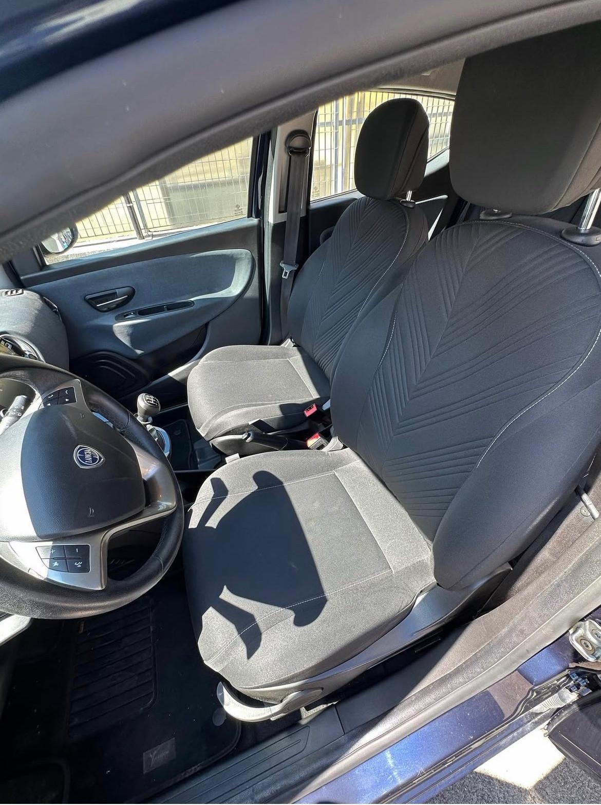 Lancia Ypsilon 1.2 69 CV 5 porte GPL Ecochic Gold