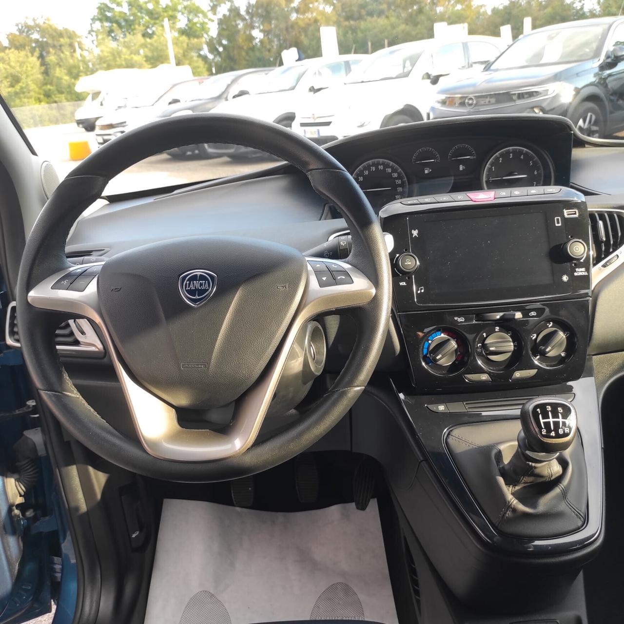 Lancia Ypsilon 1.0 Bz 70 Cv Hybrid Gold