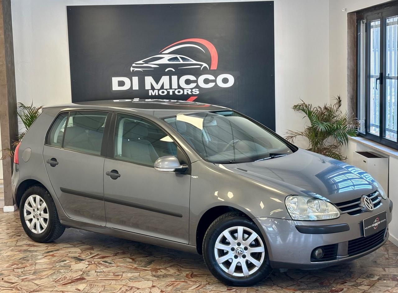 Volkswagen Golf 1.6 16V FSI 5p. Sportline