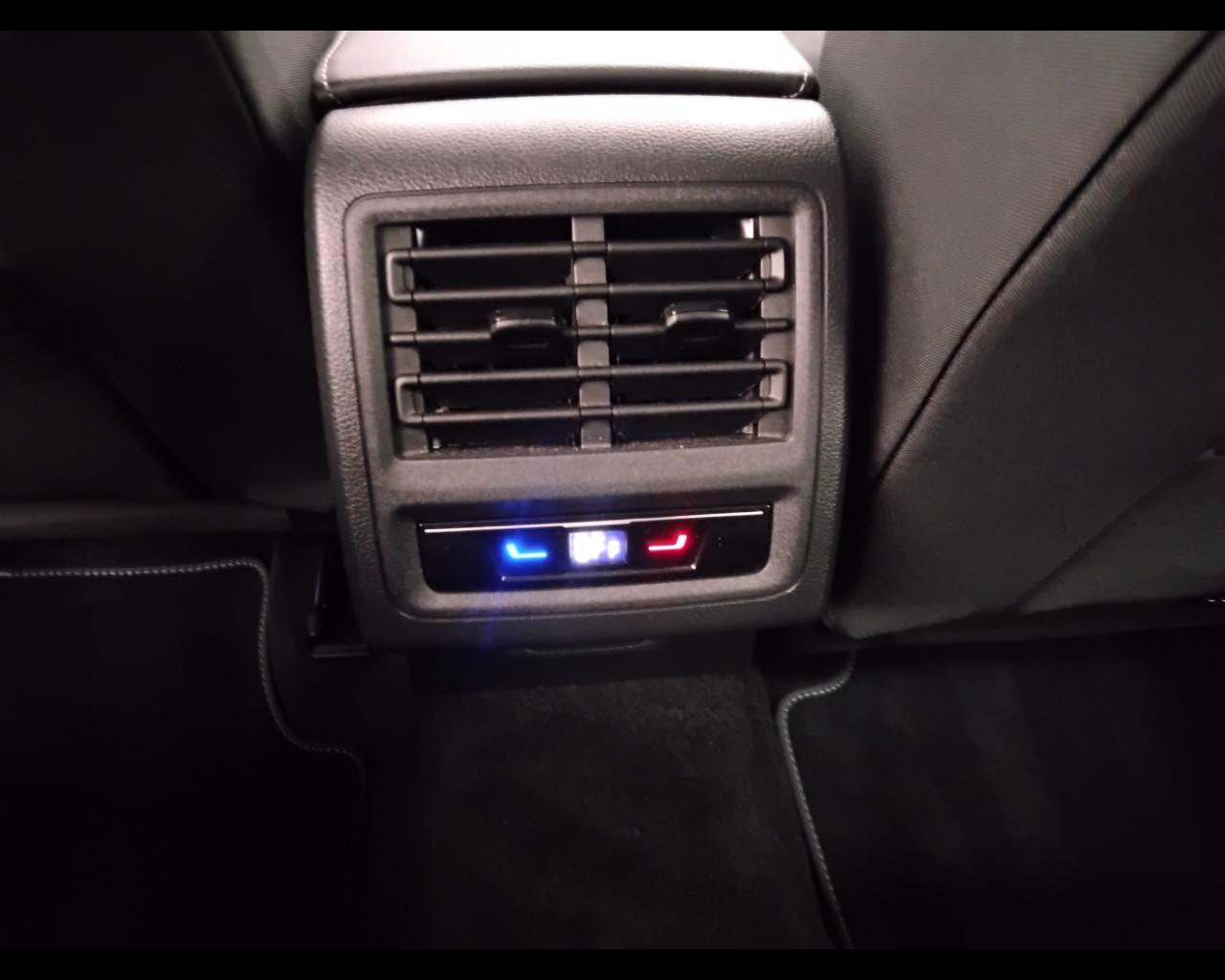 VOLKSWAGEN Golf VIII 2020 - Golf 1.5 tsi evo Style 130cv