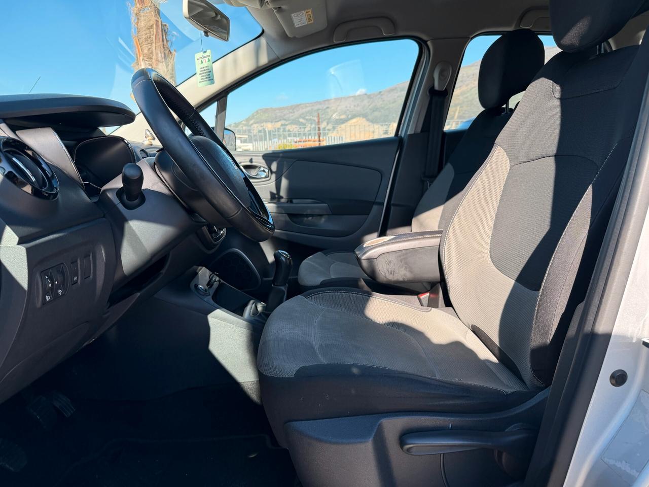 RENAULT CAPTUR 2017 900 BENZINA 90 CV *67.000 KM