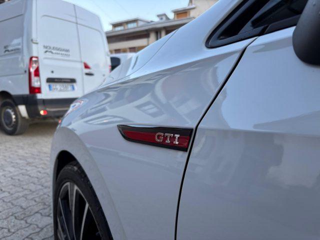 VOLKSWAGEN Golf VIII 2.0 TSI DSG GTI