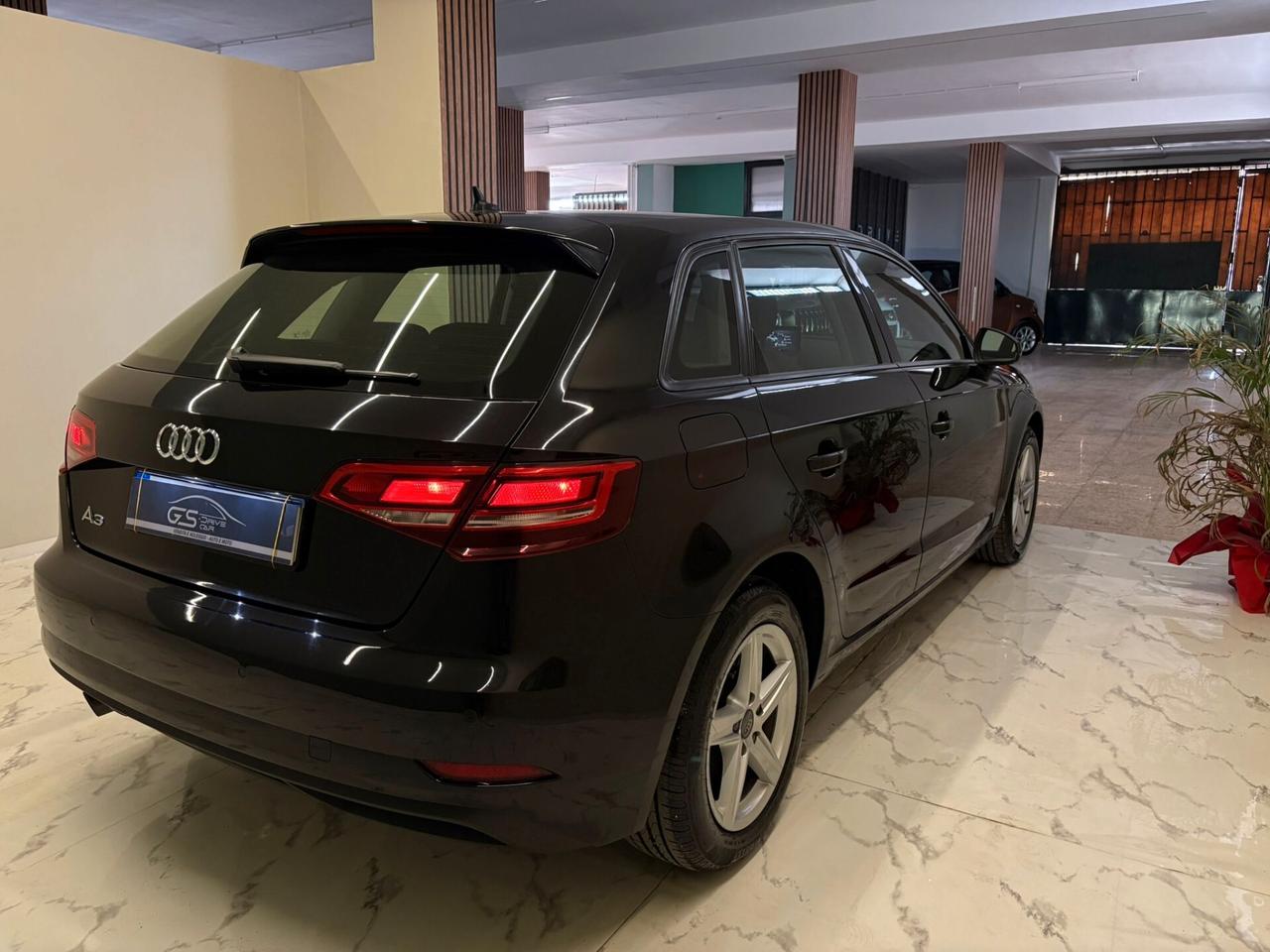 Audi A3 sportback SPB 30 TDI 1600cc 116cv Admired