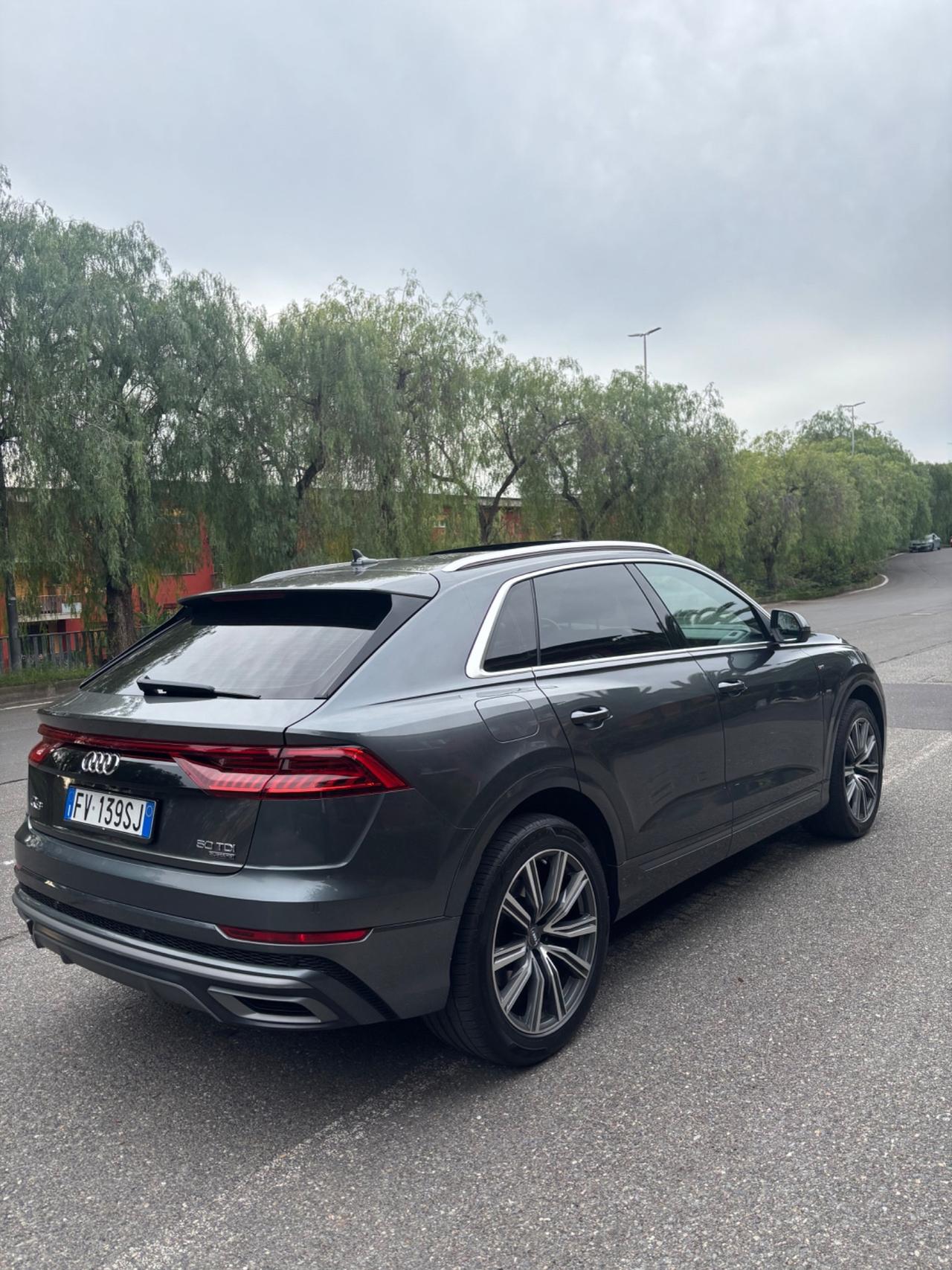 Audi Q8 50 TDI 286 CV Sline FULL optional