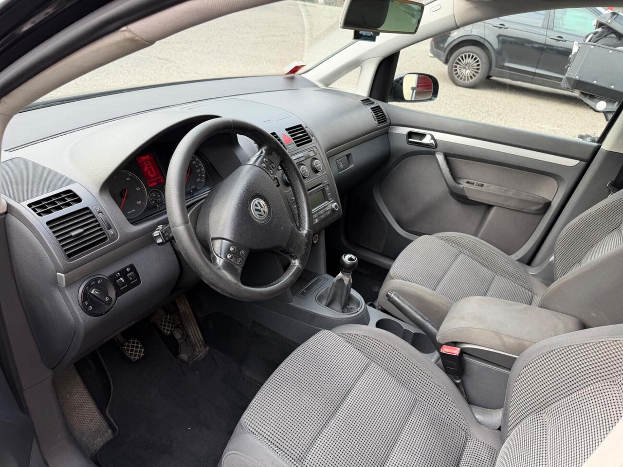 VW Touran 2.0 TDI 5-POSTI 6-MRCE FAMIGLIARE