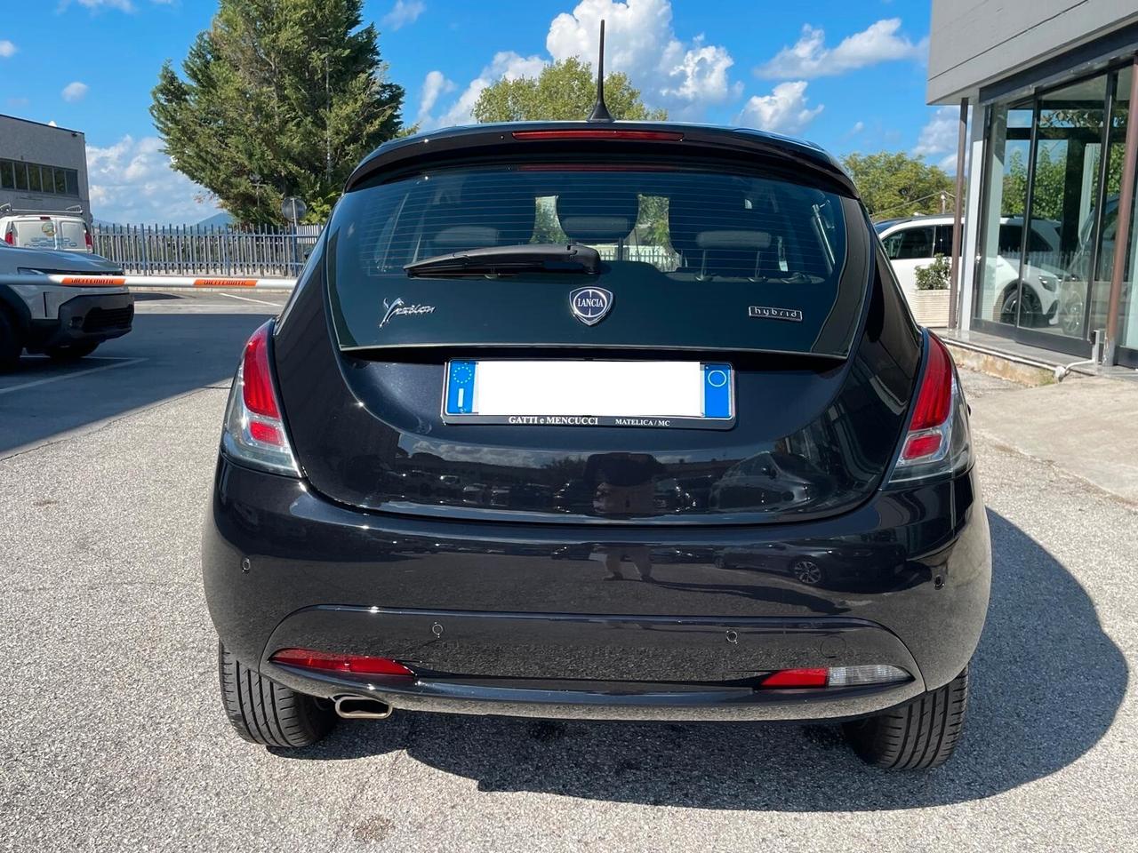 Lancia Ypsilon 1.0 FireFly S&S Hybryd Gold