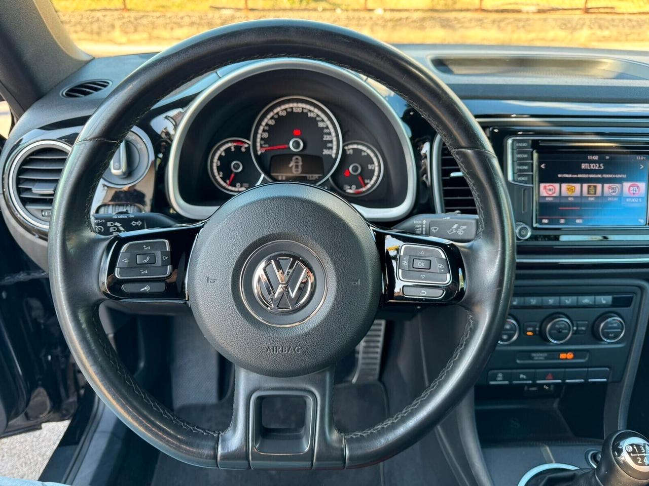 Volkswagen Maggiolino Cabrio Un Gioiello di Auto 2.000€ di Bonus Rottamazione!