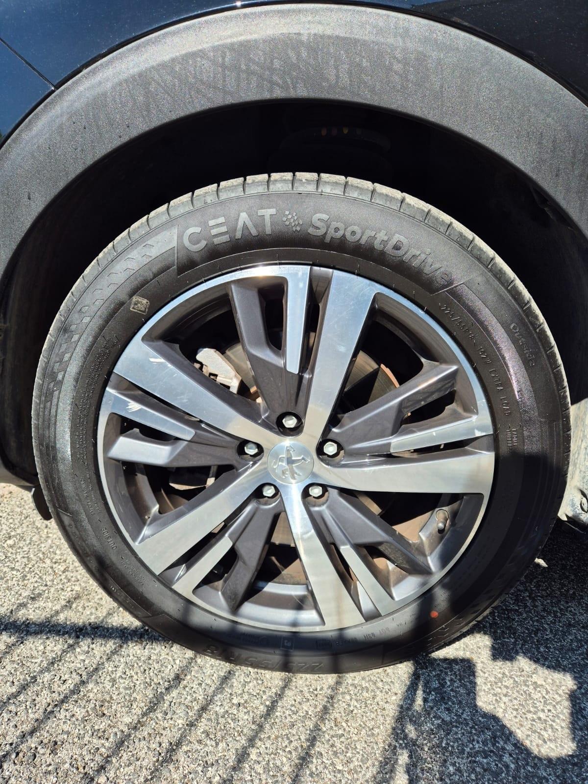 Peugeot 3008 Hybrid4 300 e-EAT8 GT