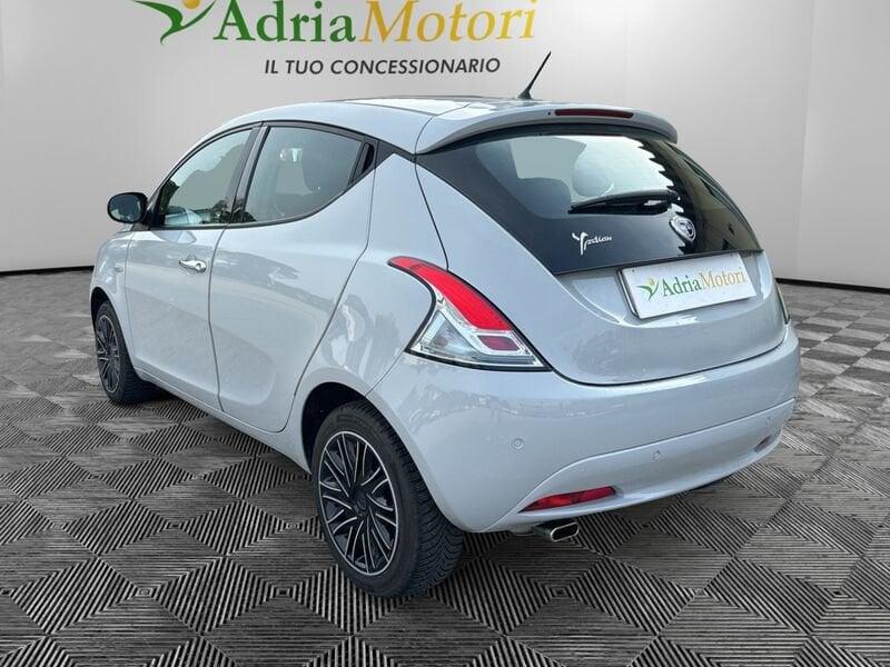 Lancia Ypsilon 1.2 69 CV 5 porte S&S Platinum