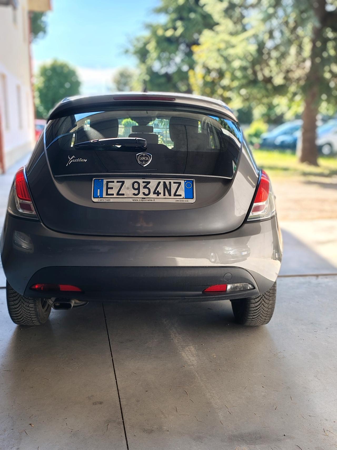 Lancia Ypsilon PLATINUM – Condizioni Eccellenti
