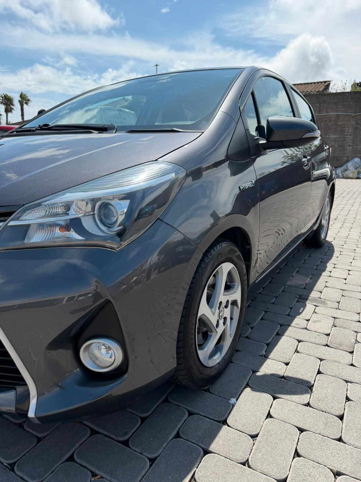 Toyota Yaris 1.5 Hybrid Automatica – GARANZIA 12 MESI!