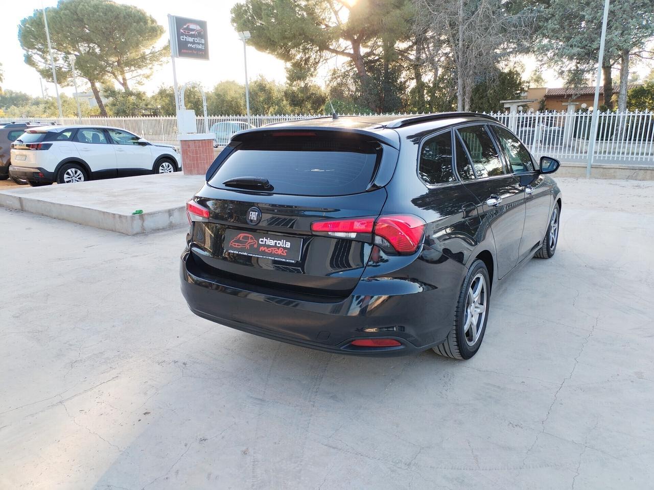Fiat Tipo 1.6 Mjt LOUNGE GANCIO TRAINO