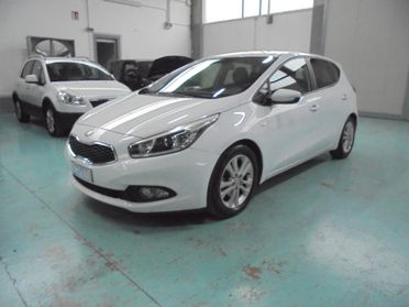 Kia Ceed cee'd 1.6 CRDi 110 CV 5 porte Cool FRIZIONE NUOVA