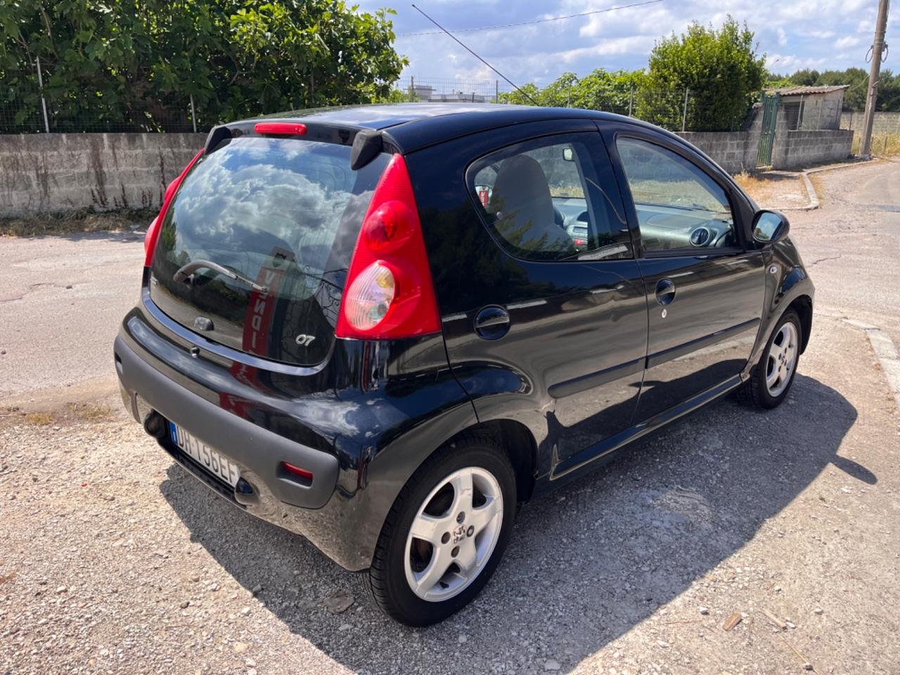 Peugeot 107 1.0 68CV 5p. Desir