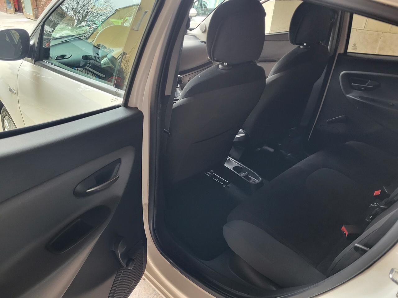 Lancia Ypsilon 1.2 69 CV 5 porte Gold