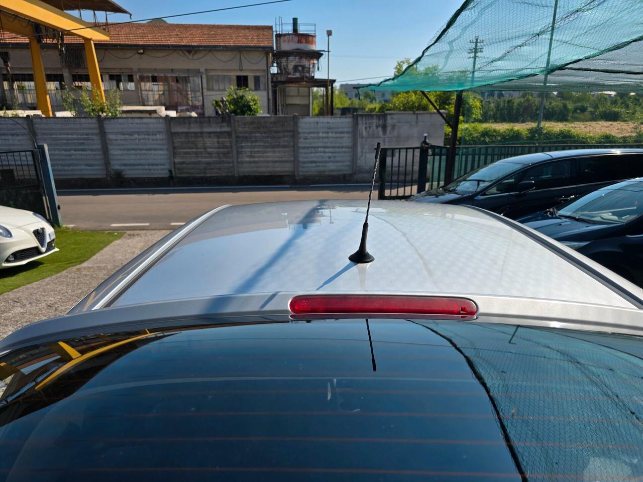 Hyundai i20 1.2BZ/GPL 78CV 78000KM-2009