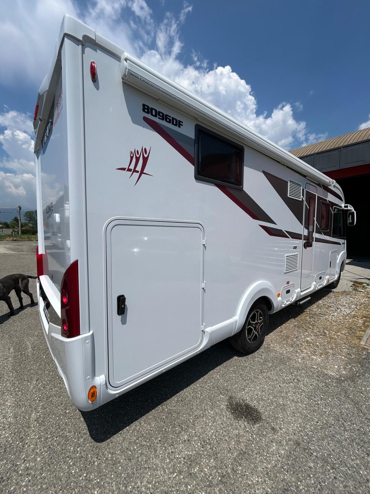 Rapido motorhome del 2025 in saldo 036
