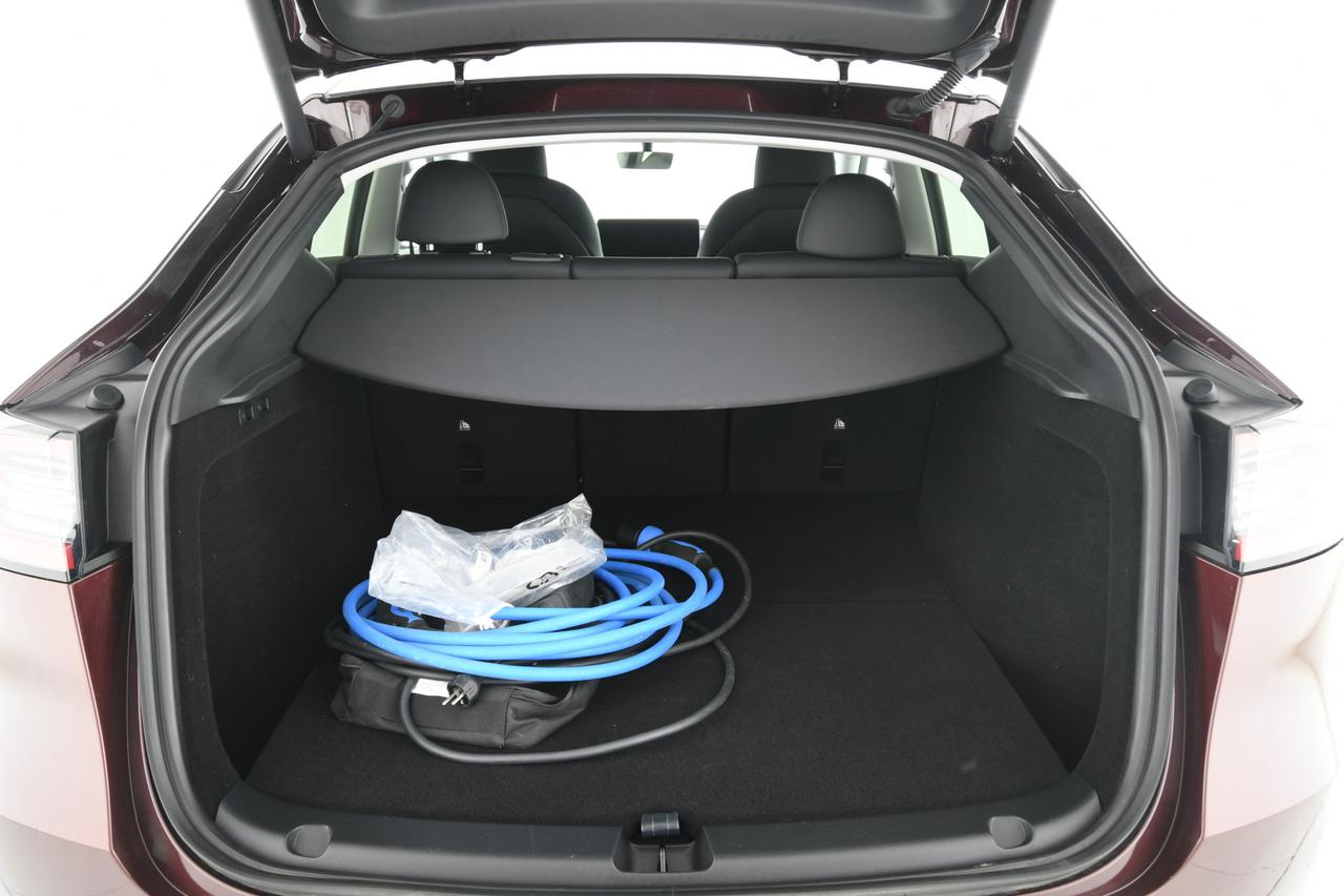 TESLA Model Y Performance Dual Motor awd +AUTOPILOT