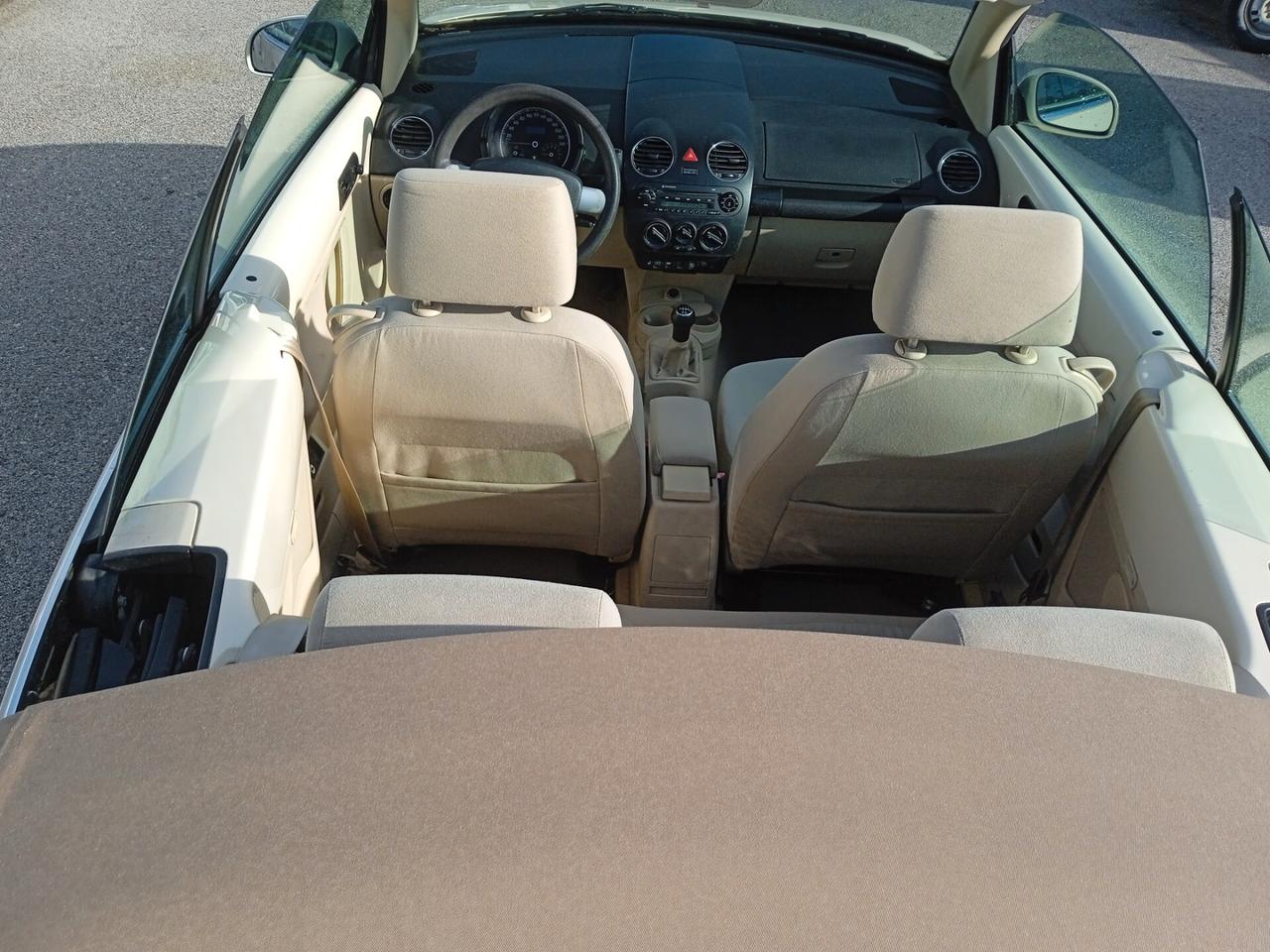 Volkswagen New Beetle 1.6 Cabrio ASI