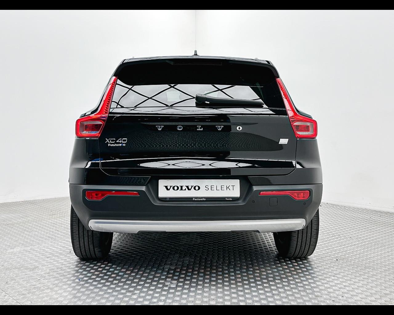 VOLVO XC40 (2017-->) - XC40 T5 Recharge Plug-in Hybrid Inscription Expression