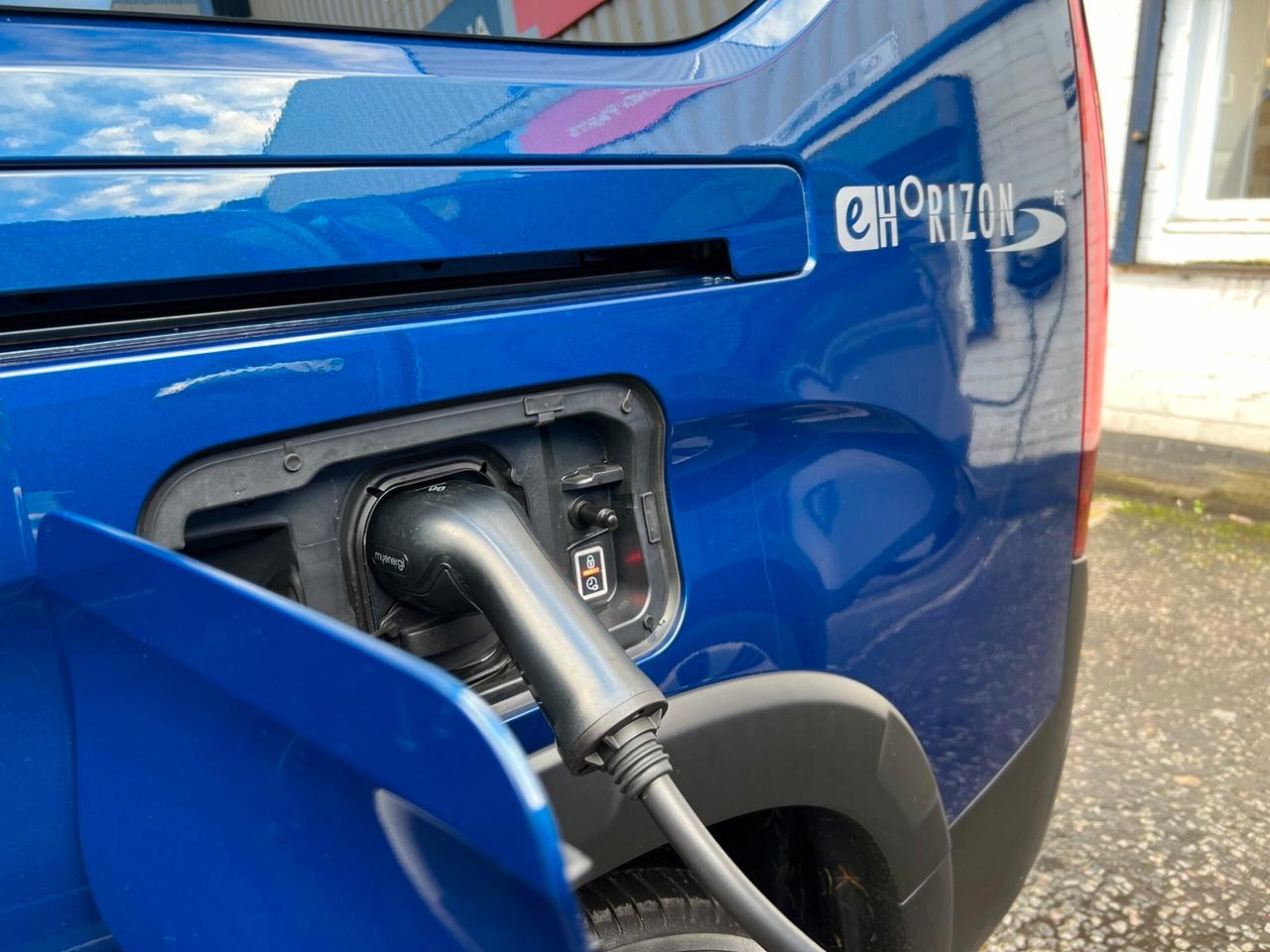 Peugeot Rifter e-Rifter motore elettrico 136 CV 50kWh Allure Long