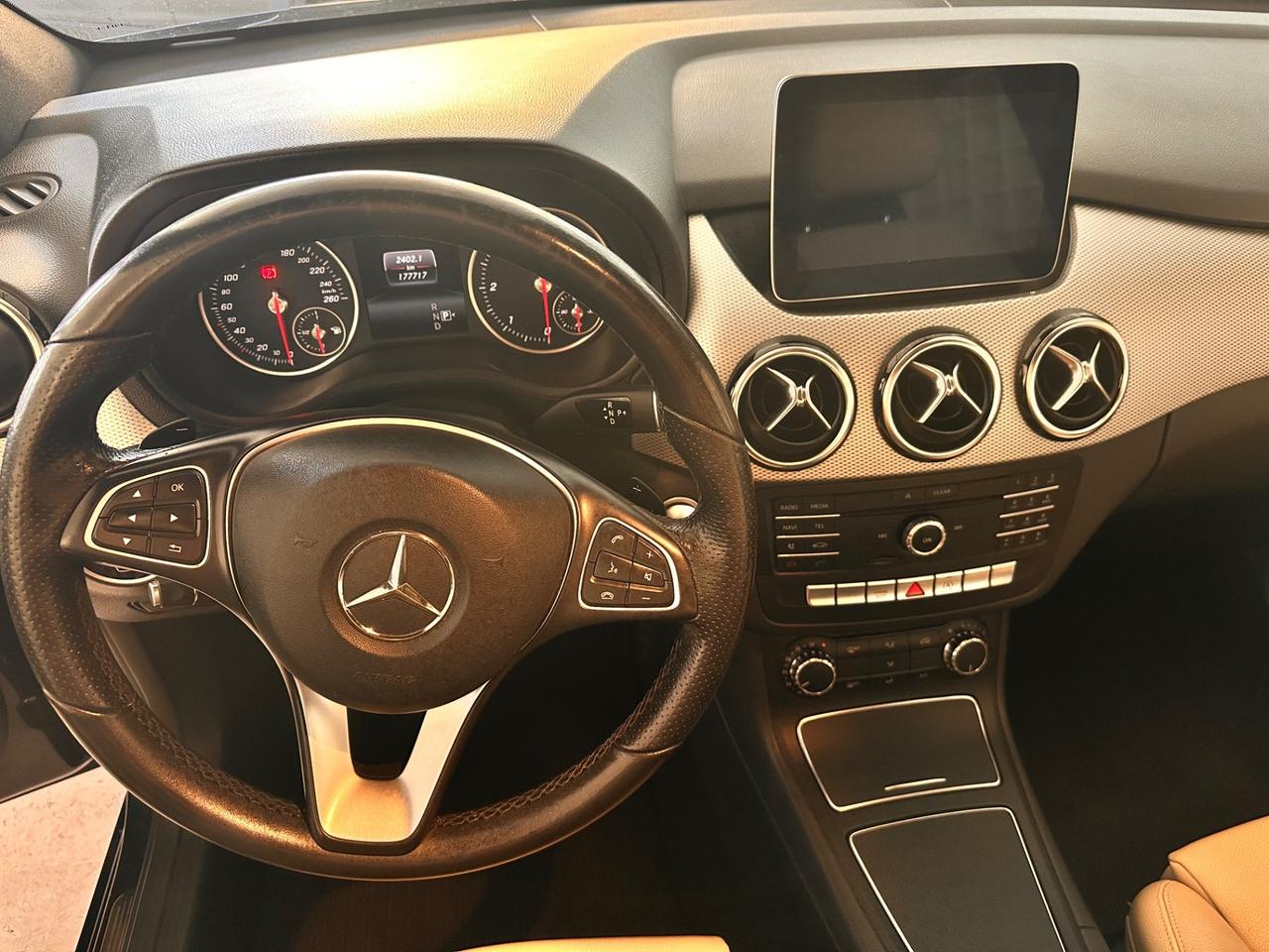 Mercedes-benz B 180 B 180 d Executive