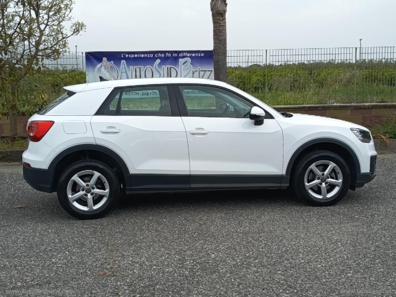 AUDI Q2 30 TDI S tronic Business
