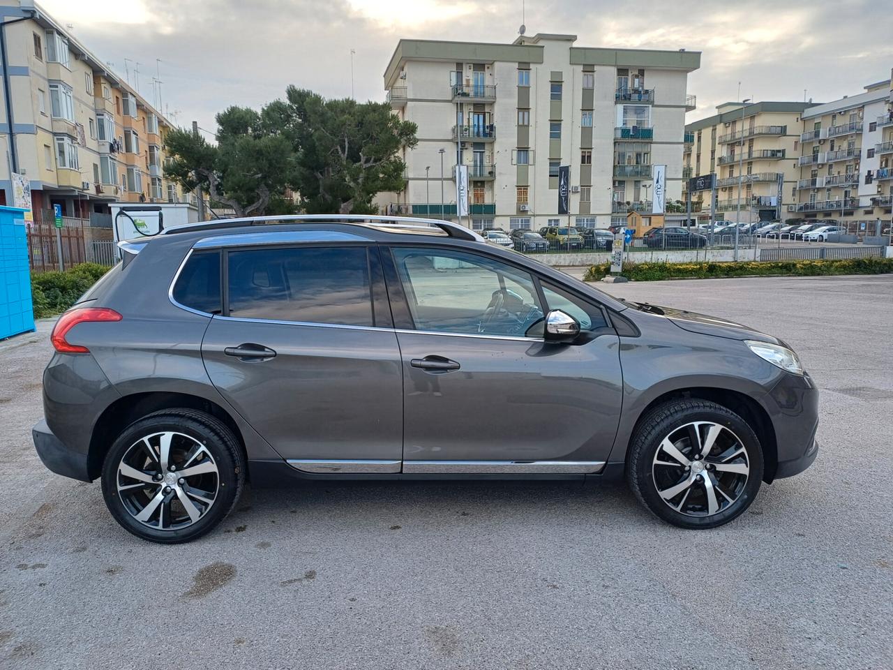 Peugeot 2008 BlueHDi 100 Allure