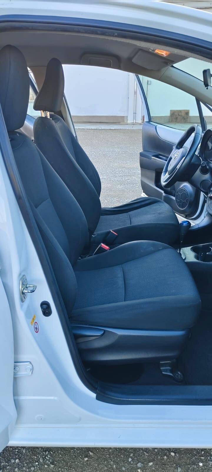 Toyota Yaris 1.5 Hybrid 5 porte Lounge